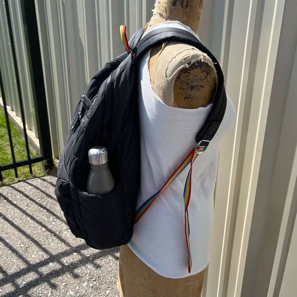 Shonda Roberts Squared Rainbow Strap Puffer Backpack Black - Picture 7 of 8